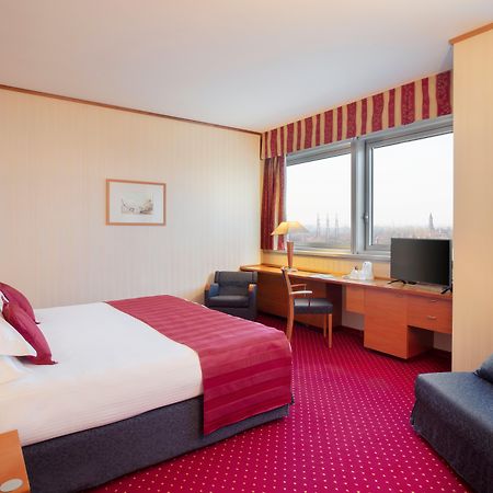 Hotel Crowne Plaza Milan Linate By Ihg San Donato Milanese Esterno foto