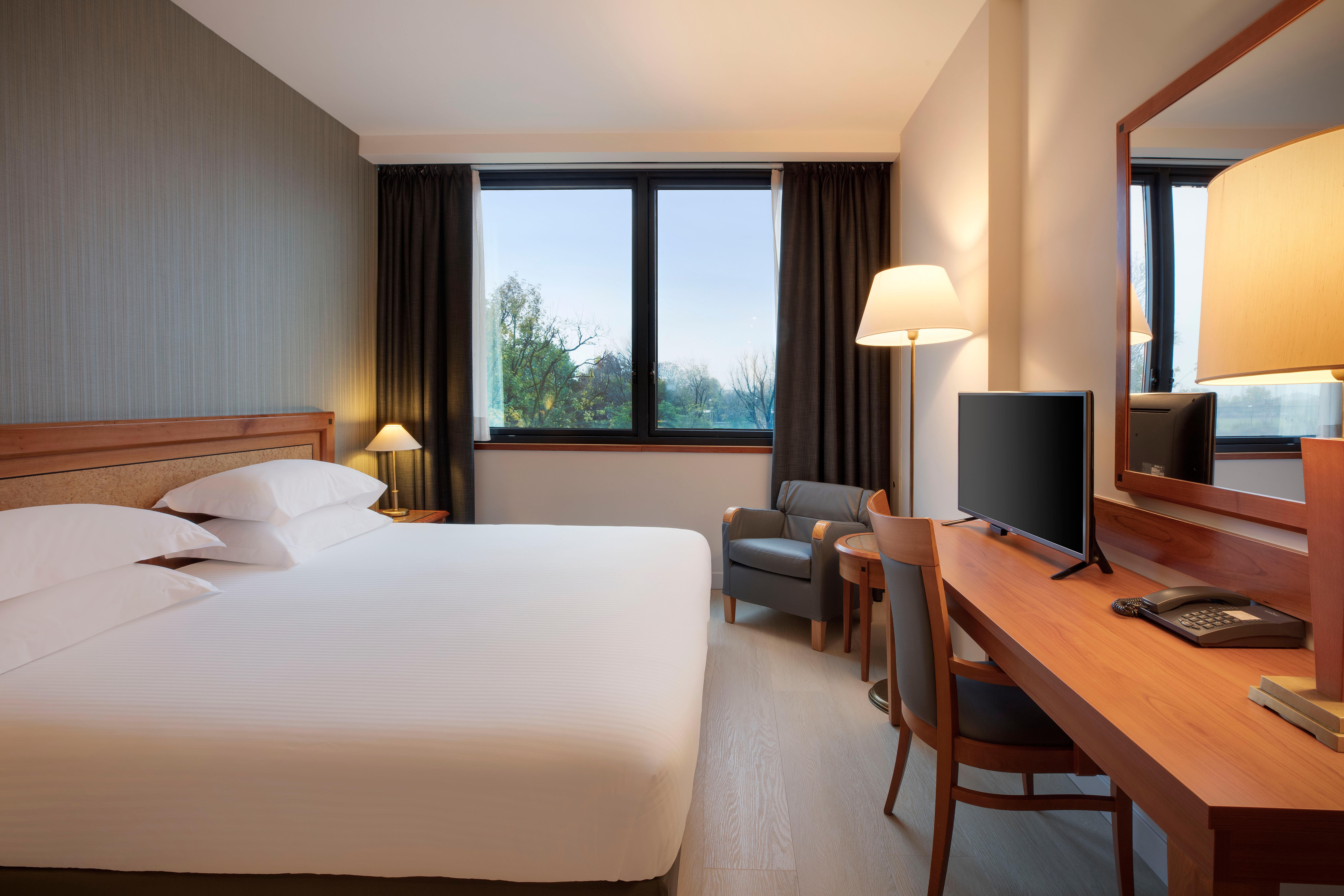 Hotel Crowne Plaza Milan Linate By Ihg San Donato Milanese Esterno foto