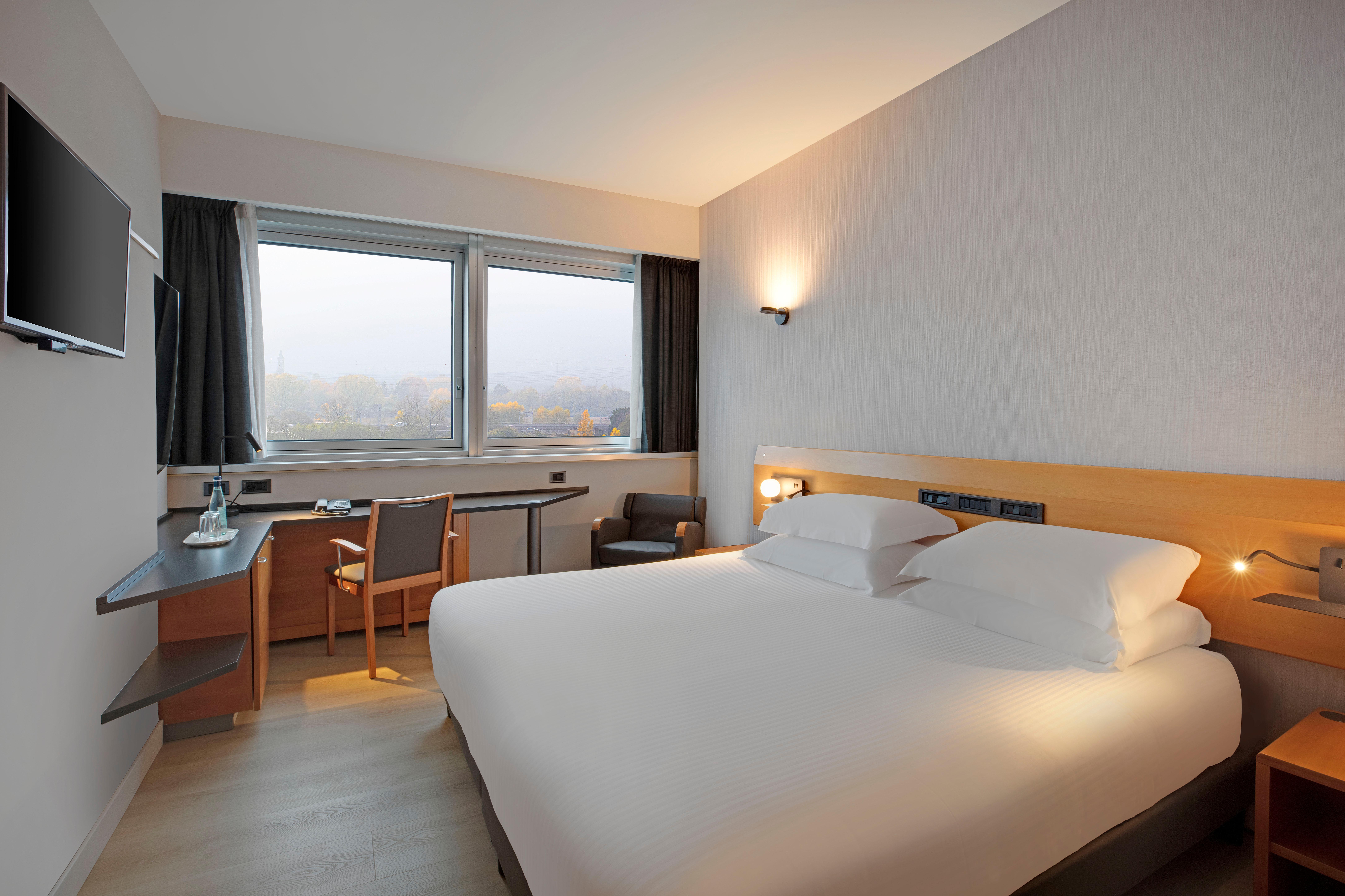 Hotel Crowne Plaza Milan Linate By Ihg San Donato Milanese Esterno foto