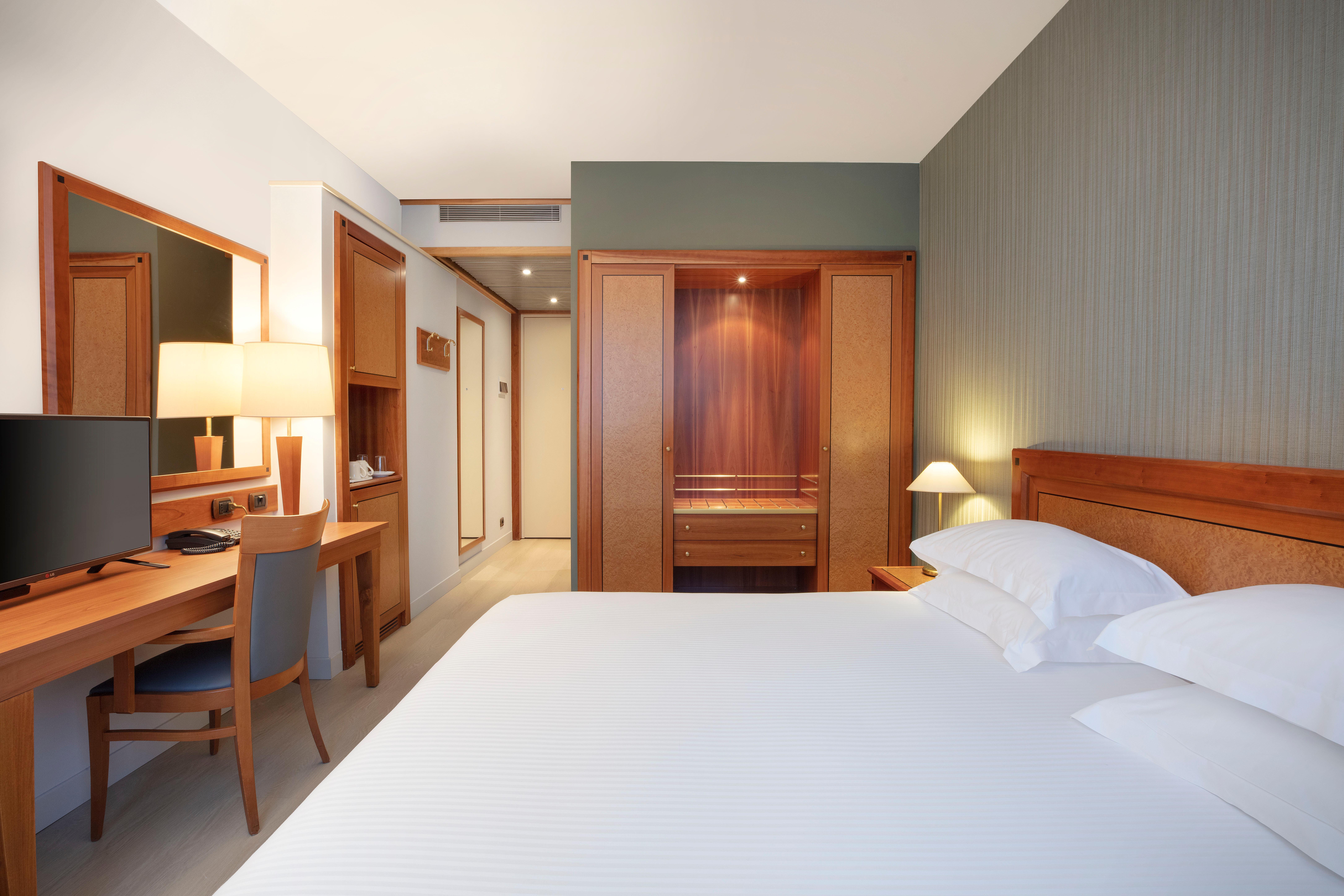 Hotel Crowne Plaza Milan Linate By Ihg San Donato Milanese Esterno foto