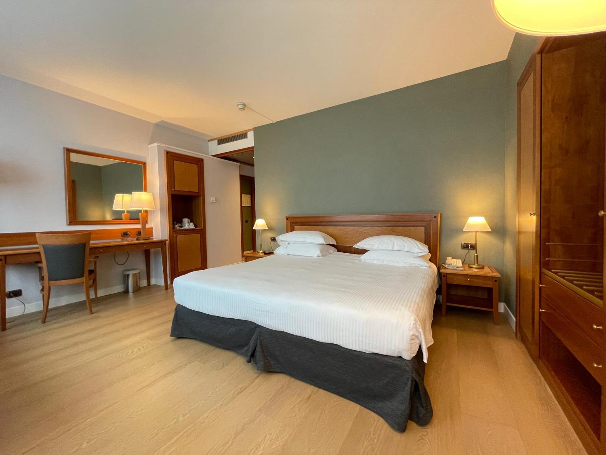 Hotel Crowne Plaza Milan Linate By Ihg San Donato Milanese Esterno foto