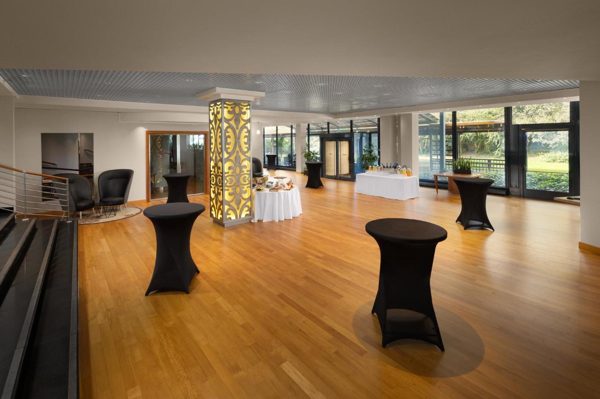 Hotel Crowne Plaza Milan Linate By Ihg San Donato Milanese Esterno foto