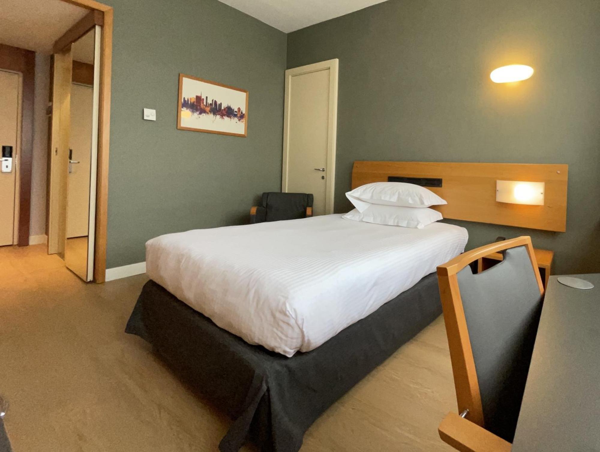 Hotel Crowne Plaza Milan Linate By Ihg San Donato Milanese Esterno foto