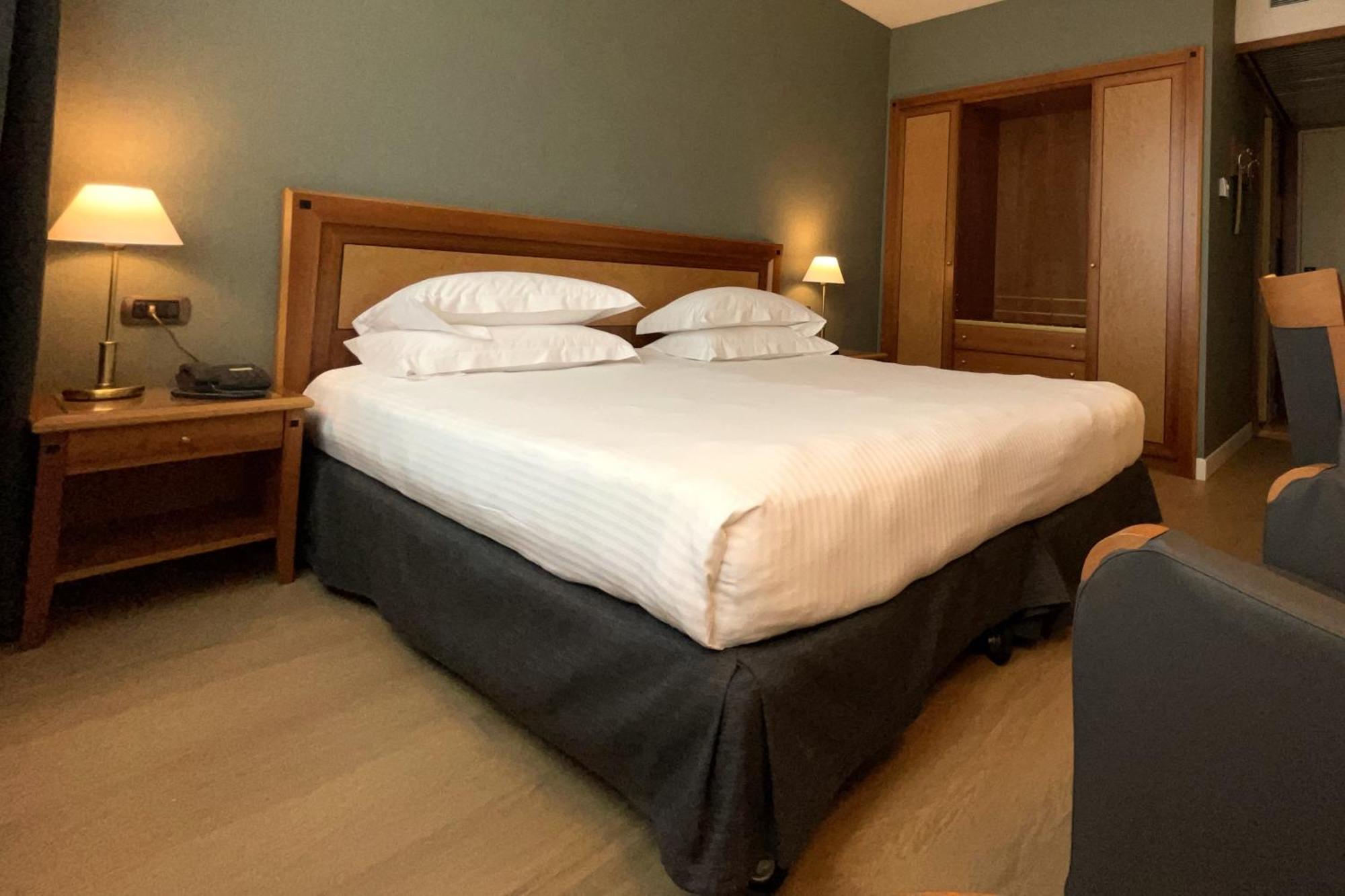 Hotel Crowne Plaza Milan Linate By Ihg San Donato Milanese Esterno foto