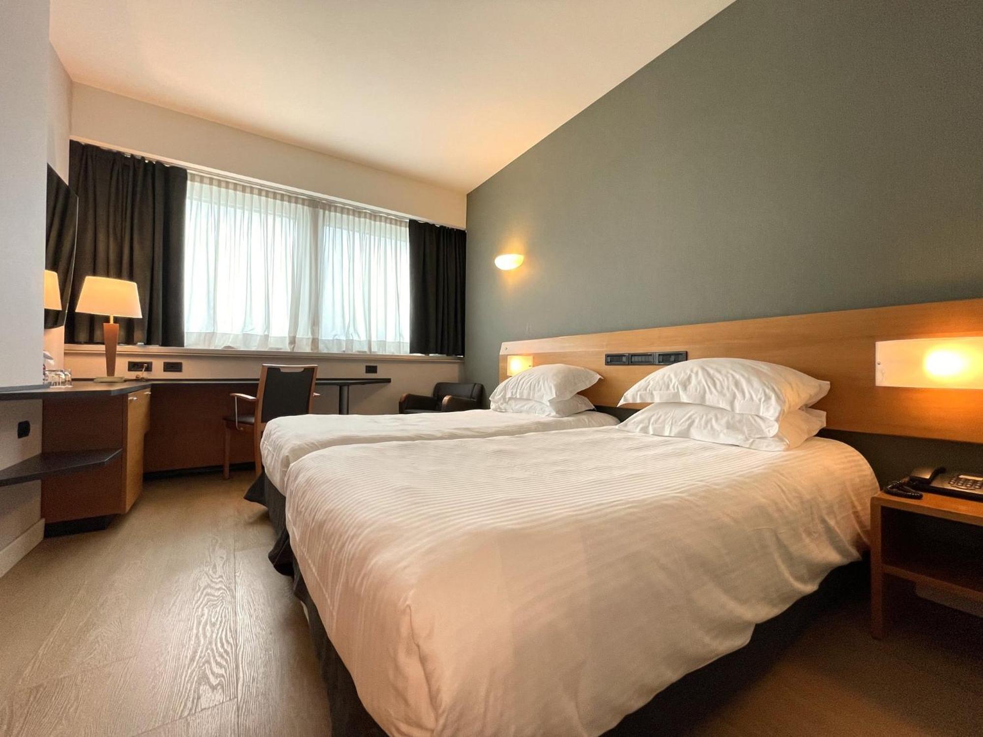 Hotel Crowne Plaza Milan Linate By Ihg San Donato Milanese Esterno foto
