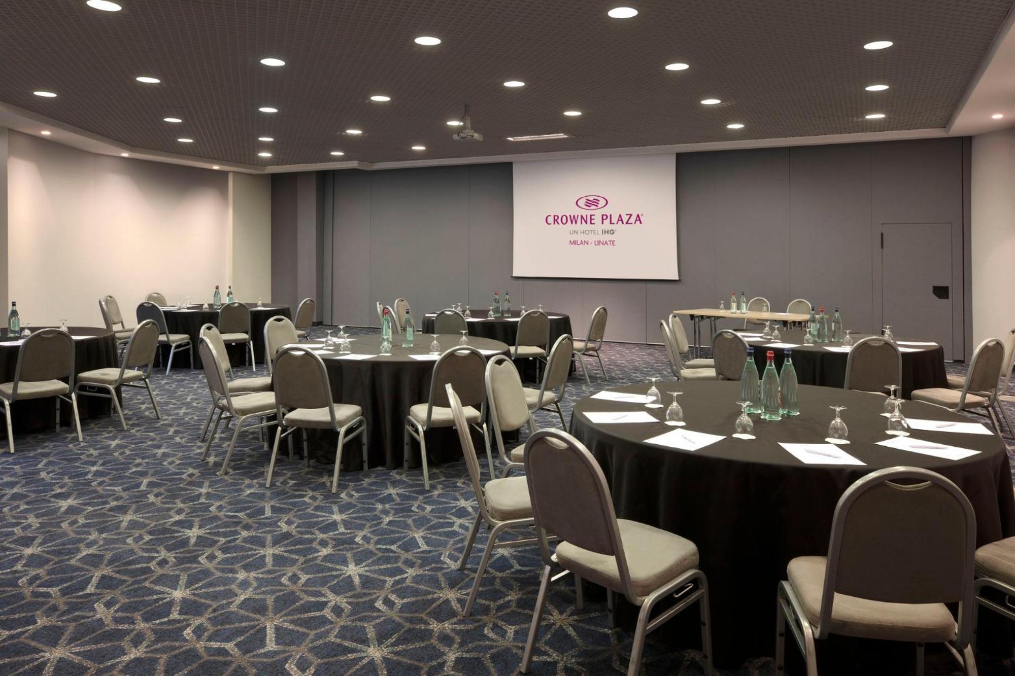 Hotel Crowne Plaza Milan Linate By Ihg San Donato Milanese Esterno foto