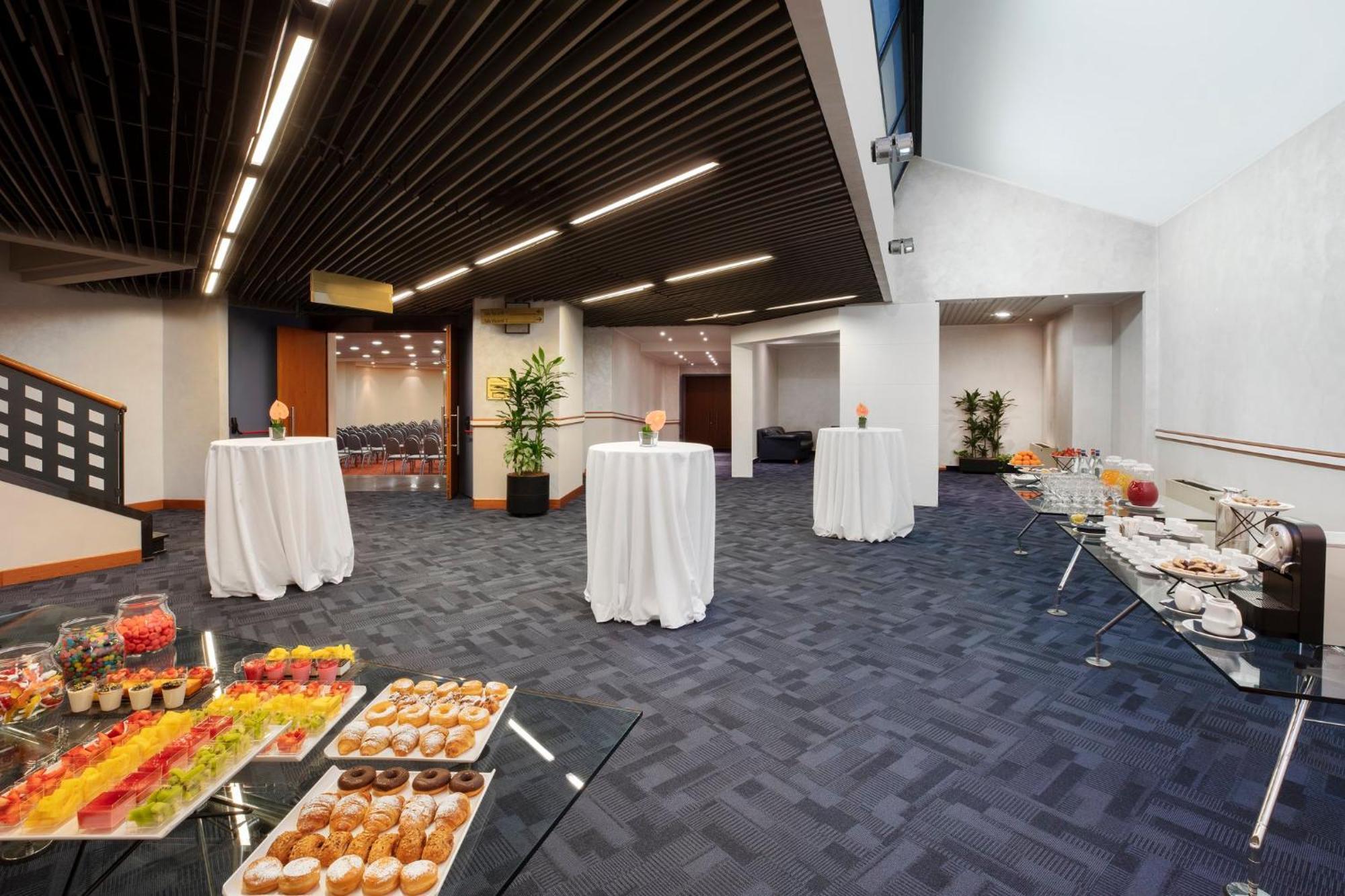 Hotel Crowne Plaza Milan Linate By Ihg San Donato Milanese Esterno foto